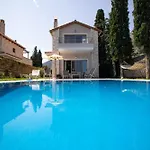 Avesta Private - Niovi Villa *