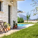 Villa Avesta Private - Niovi