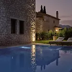 Avesta Private - Niovi Villa